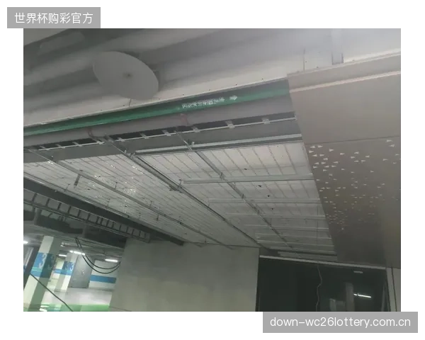 竣工即巅峰的魔咒：体育馆声学运维的普遍脱节，正让数百万投资的穿孔铝板墙面在沉默中性能衰减